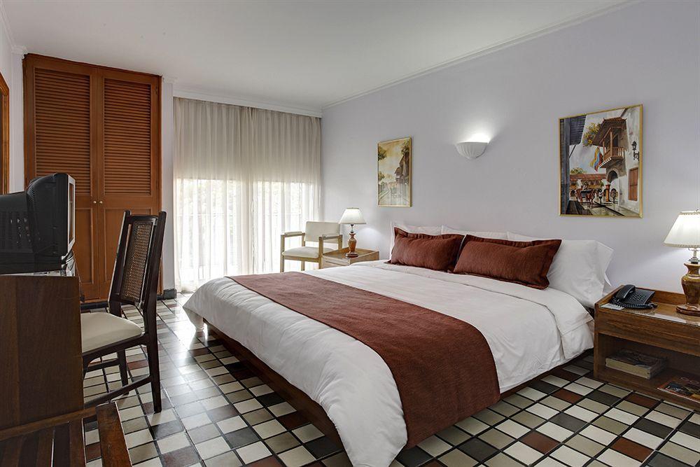 Bahía Hotel 3*
